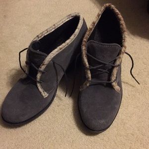 Martino Canada Grey Suede Lace Up Booties Size 8M